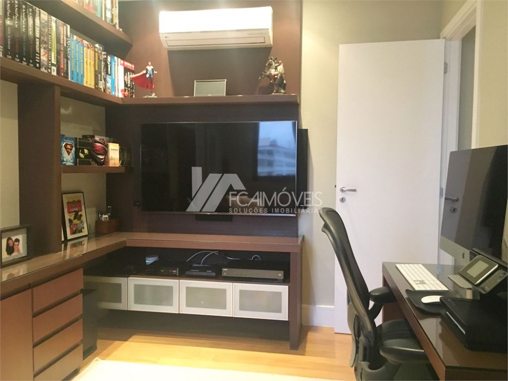 Apartamento à venda com 3 quartos, 131m² - Foto 3